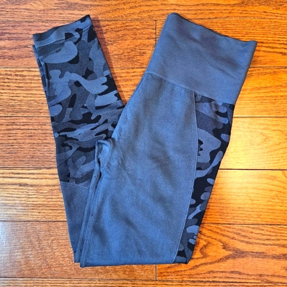 ZYIA Gray Camo Performance Hi-rise 7/8 24" Leggings - Medium - Grey&Black - NWOT